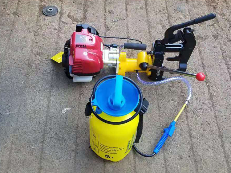 NZG-31型内(nèi)燃鋼軌鑽孔(kong)機