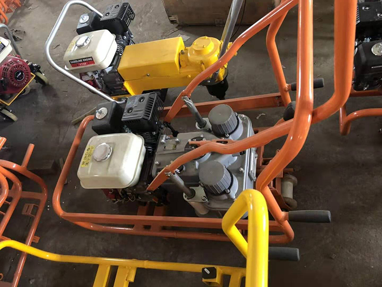 NLB-600型雙頭内燃(ran)螺栓扳手