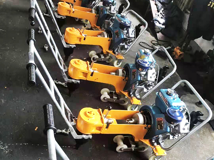 NLB-300型(xíng)單頭内(nèi)燃螺栓(shuān)扳手 