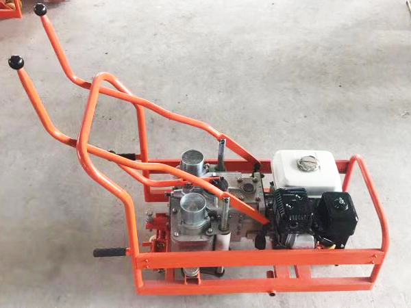 NLB-600型(xíng)雙頭内(nei)燃螺栓(shuan)扳手 