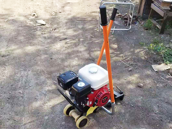 NQG-6.5II型内燃鋼軌(gui)鋸軌機 